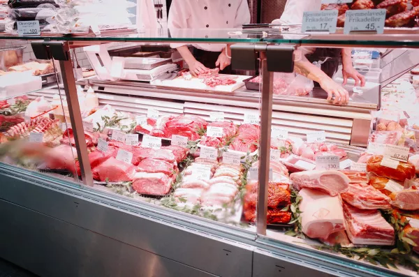 В Керчи продавали опасные для жизни колбасу и мясо